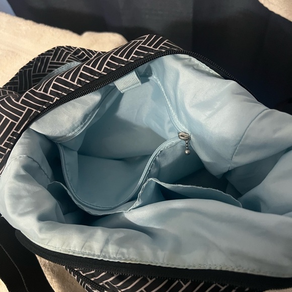 EUC Baggallini Black and White Herringbone Shoulder Bag - Picture 2 of 12